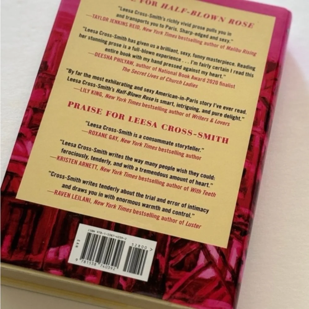 Half-Blown Rose: A Novel Leesa cross smith Barnes‎ and noble bookclub edition